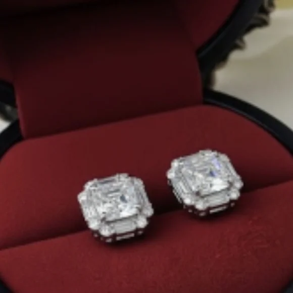 925 Sterling Silver Cz Stud Earrings - Picture 3 of 3